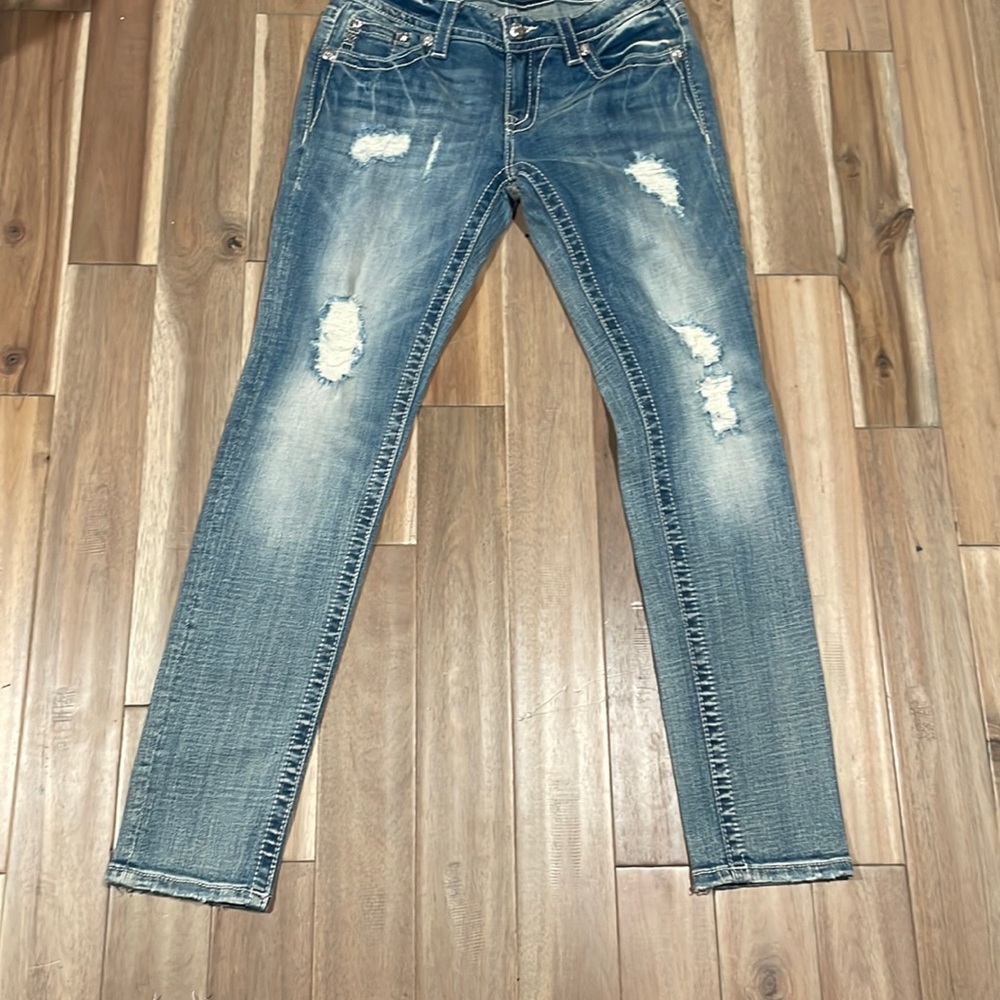 Miss me skinny ripped jeans with sequenced detailing in the back pockets size 28